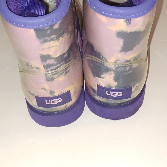 SOLD! Ugg Australia Waterproof boots - Picture 8 of 9